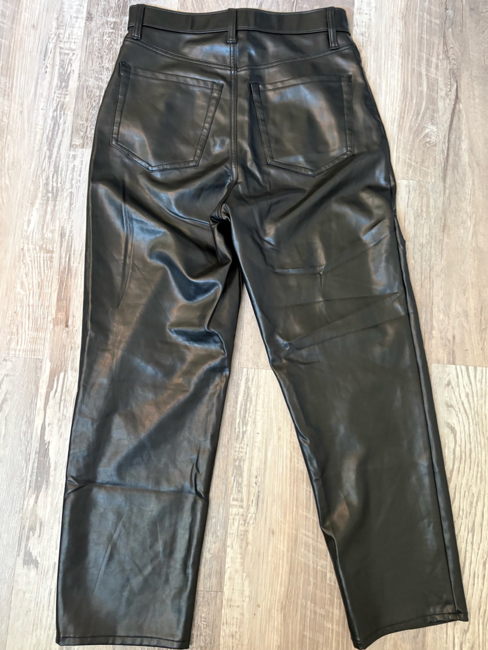 Abercrombie & Fitch High Rise 90s Relaxed Vegan Leather Pants Size 6/28 EUC - Picture 2 of 9
